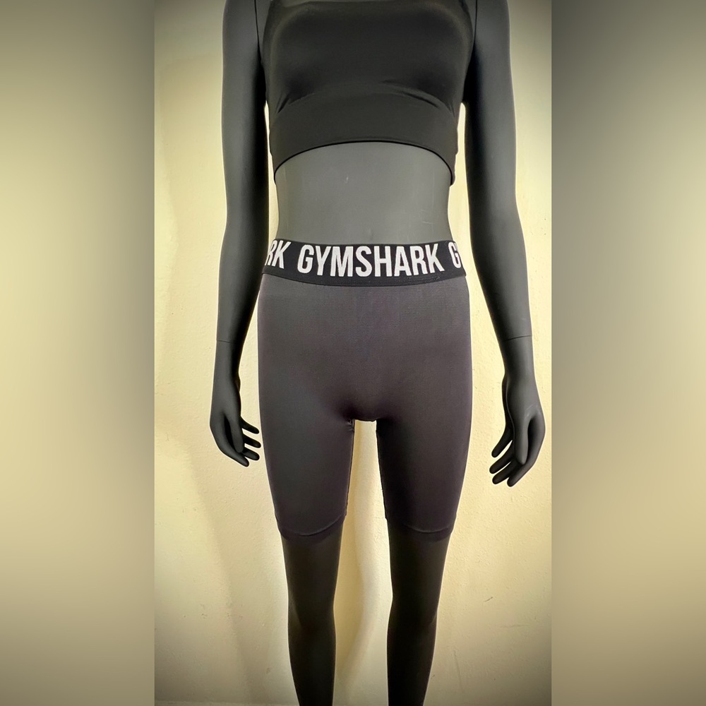 NWOT🌹 Gymshark Black Logo Waistband Shorts